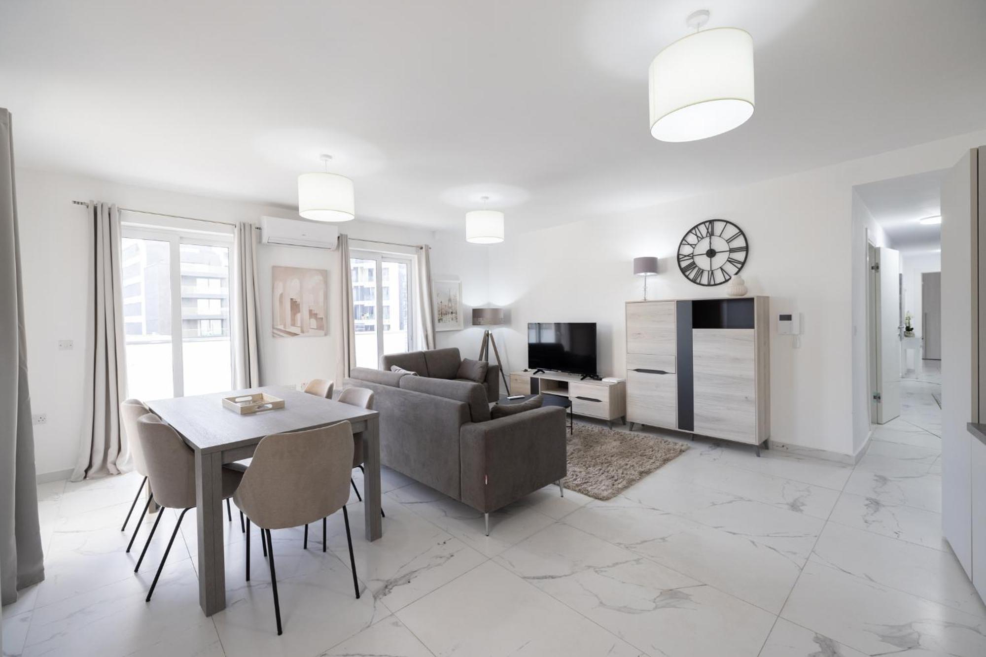Sunny Days Apartment